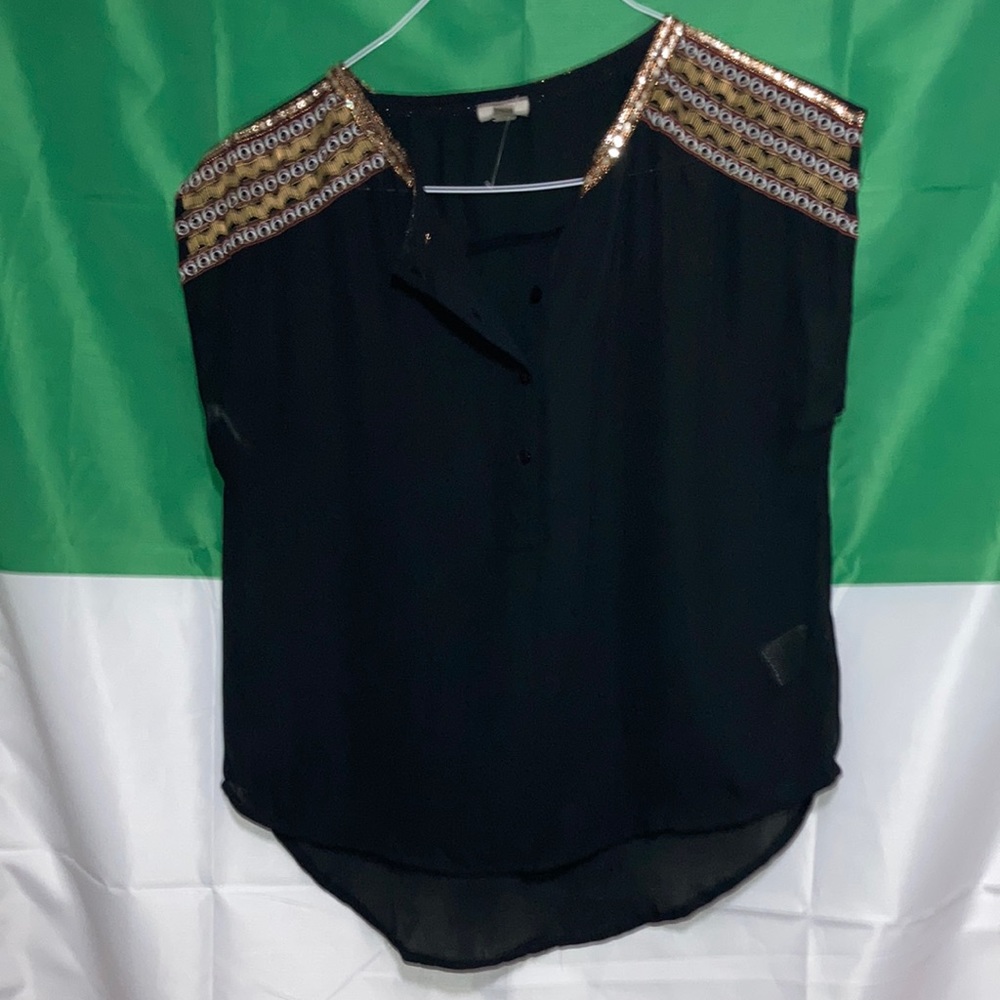 Cute embezzled black blouse